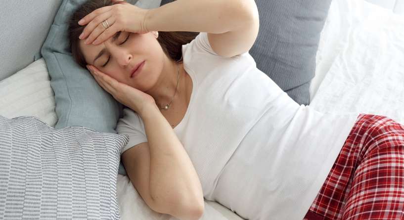 اهتزاز الجسم مع دقات القلب أثناء النوم