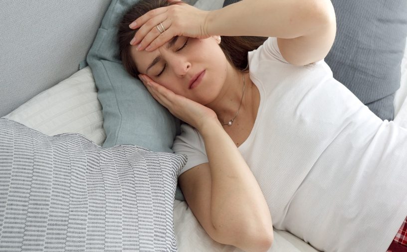 اهتزاز الجسم مع دقات القلب أثناء النوم