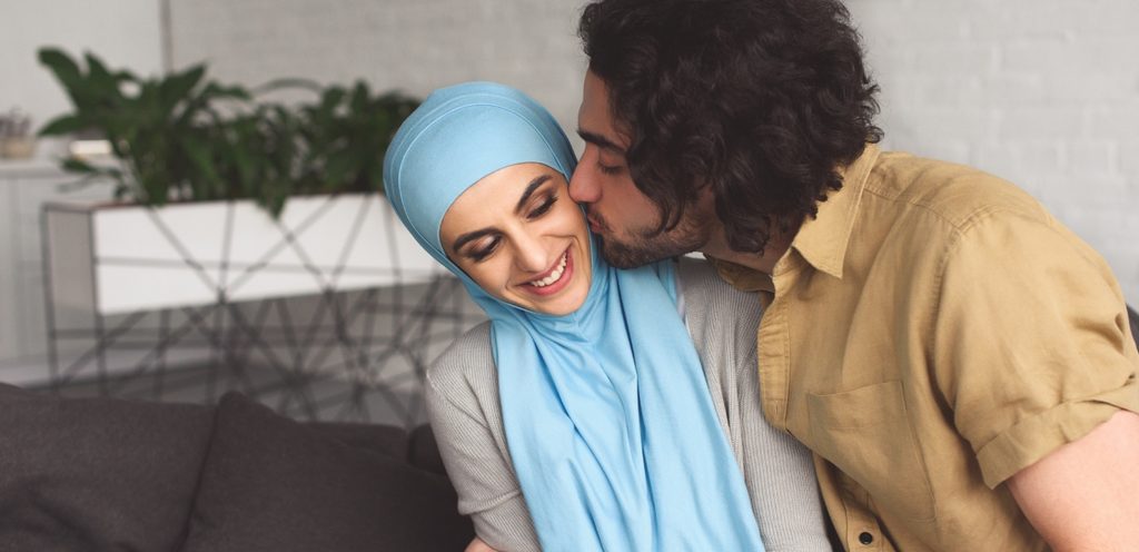 حكم تقبيل الزوجية في رمضان