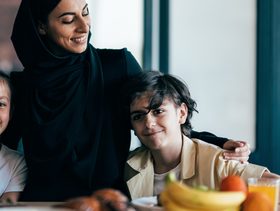 أطعمة يجب إضافتها إلى الإفطار لولدك الذي يصوم للمرة الأولى