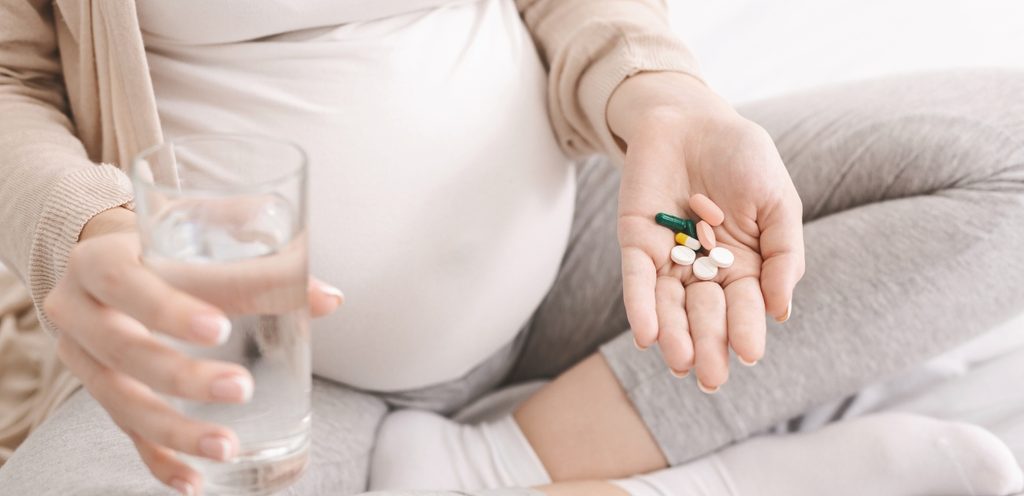 كيفيّة التعامل مع الآثار الجانبيّة لتناول حبوب الغثيان خلال الحمل