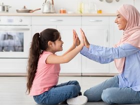 فوائد نفسية كثيرة لصيام طفلك في رمضان