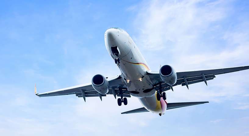 ممرضة سعودية تتدخل لإنقاذ مريضة على طائرة للخطوط السعودية