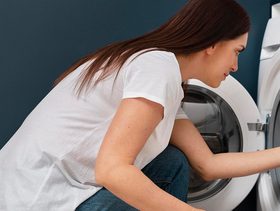 حيلة لتنظيف غسالتك واعادتها جديدة!