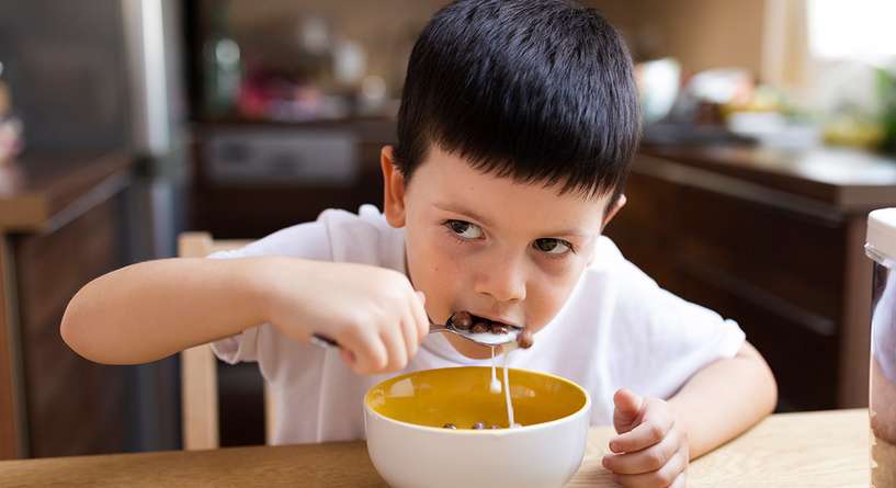 هل فعلا الأندومي مفيد لصحة طفلك؟