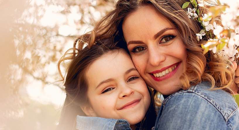 "كل عام وأنتِ ملكة قلبي" كلمات لعيد الأم