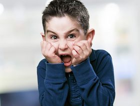 كيف تعدلين سلوكيات طفلك؟