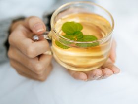 علاج البرود الجنسي عند المرأة طبيعيًا: أعشاب موجودة في مطبخك