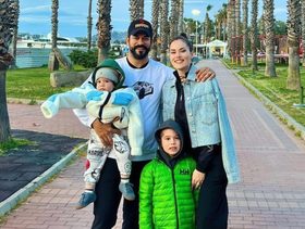 فهرية أفجين وبوراك أوزجيفيت يحتفلان بعيد ميلاد ابنهما الأكبر كاران