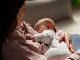هل تعانين من نقص حليب الثدي_ إليك 4 طرق طبيعية لإنتاجه من جديد