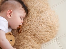 منوم طبيعي للاطفال الرضع