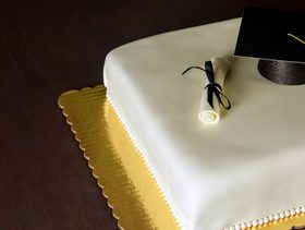 كيكة تخرج للاطفال