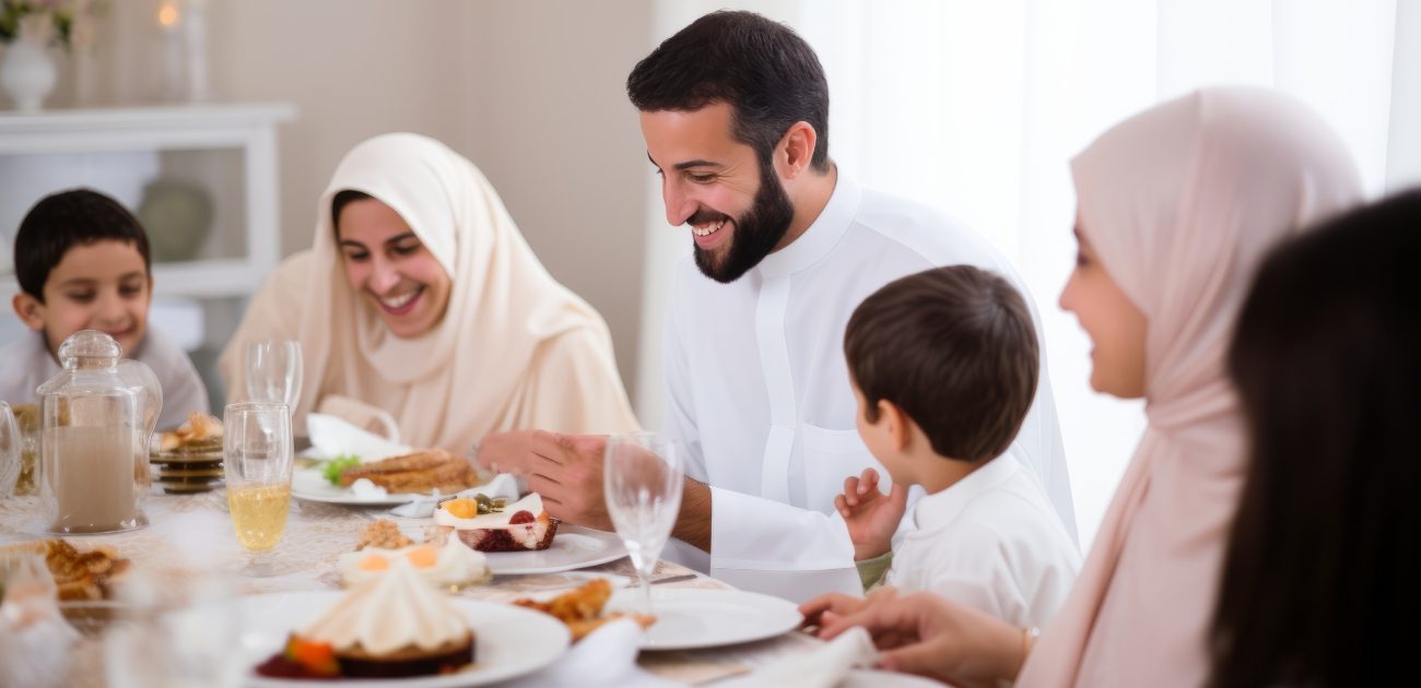 كيفية تنظيم حفل عشاء عائلي مميز في ليلة العيد