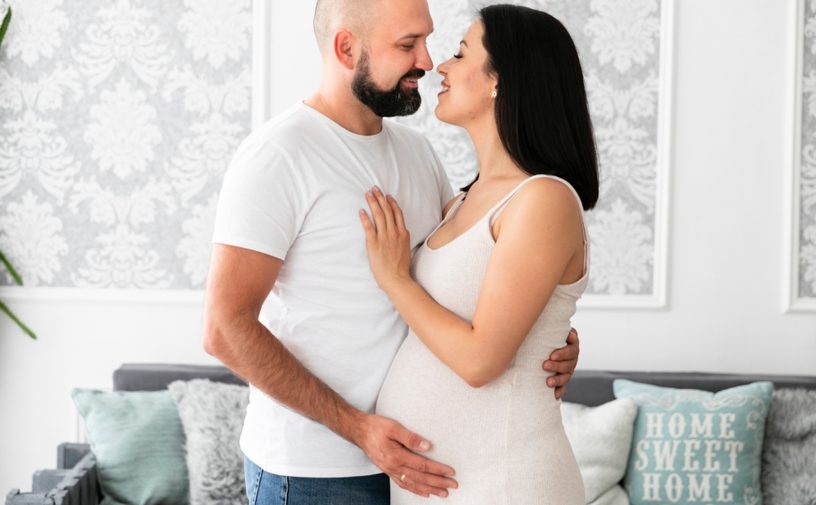 هل يجوز ممارسة العلاقة الزوجية من الخلف أثناء الحمل