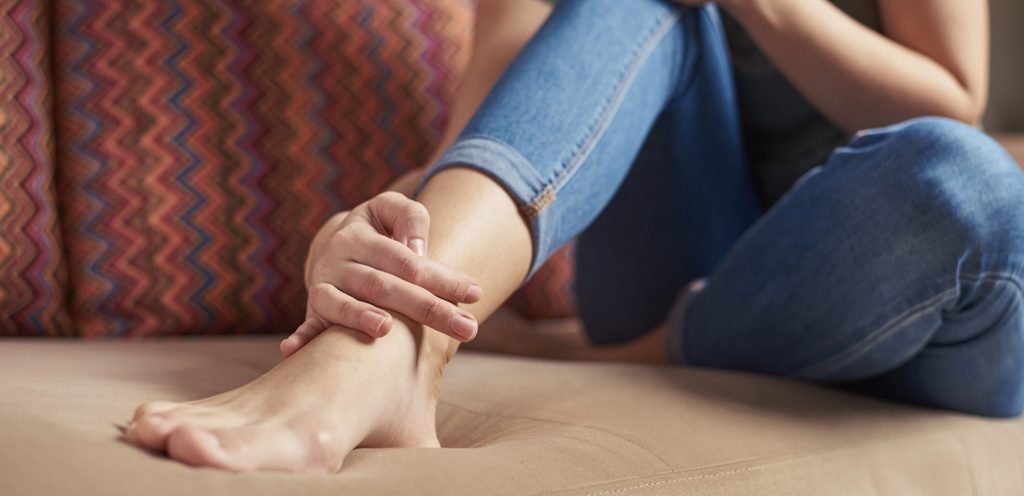 تنميل القدمين