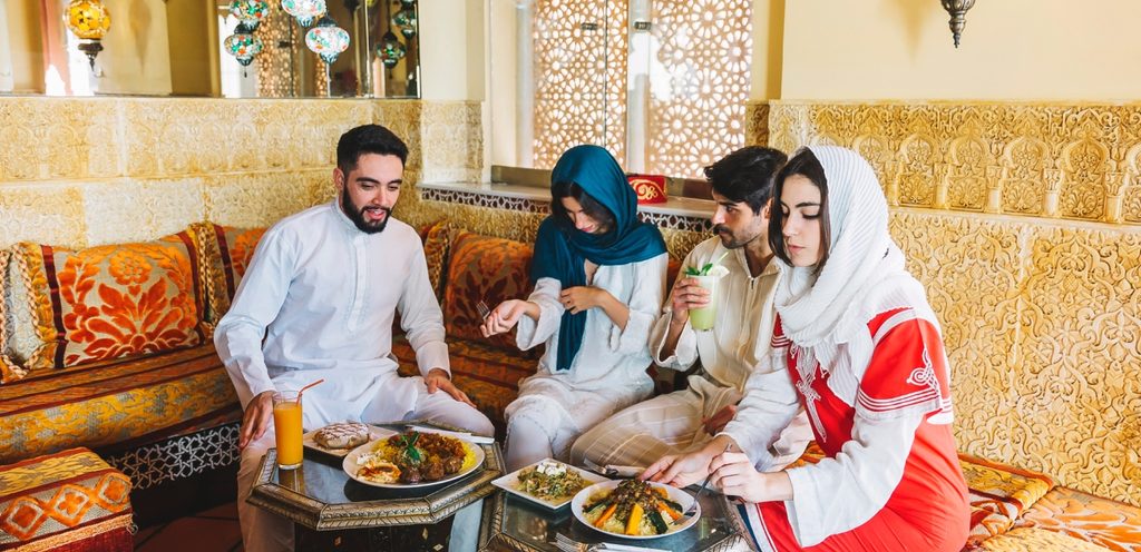 كيفيّة تحضير مائدة طعام للعيد