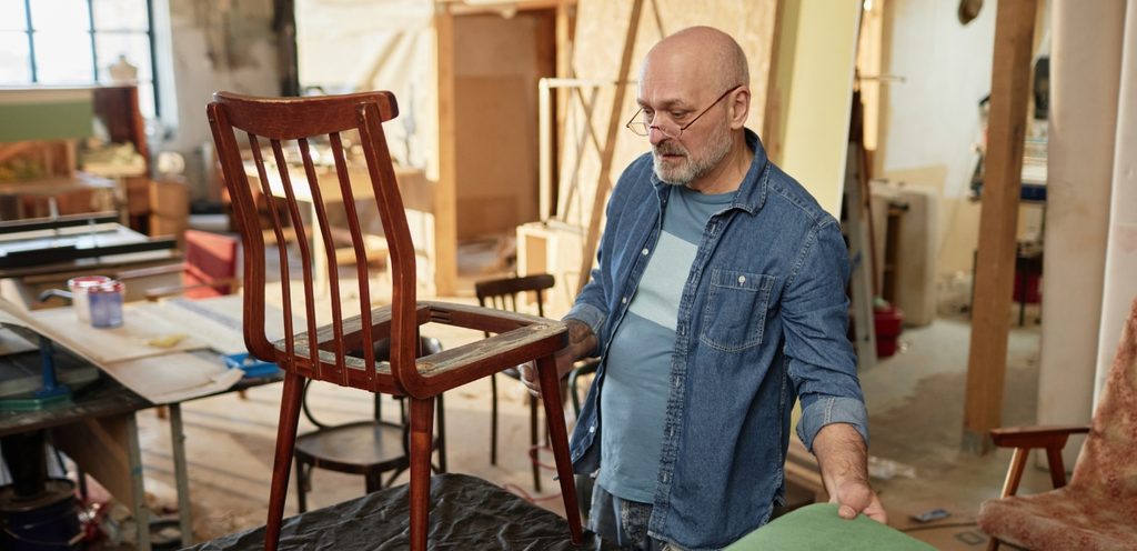 إعادة بيع الأثاث المستعمل