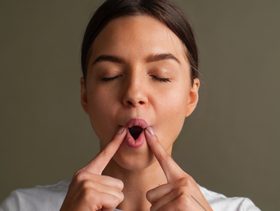 حبوب السخونة على الشفاه