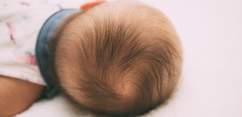رأس الرضيع الصغير