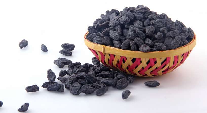 صحن من الزبيب الأسود