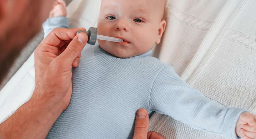 إعطاء الدواء للرضع