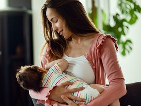 الم الثدي اثناء الرضاعة الطبيعية