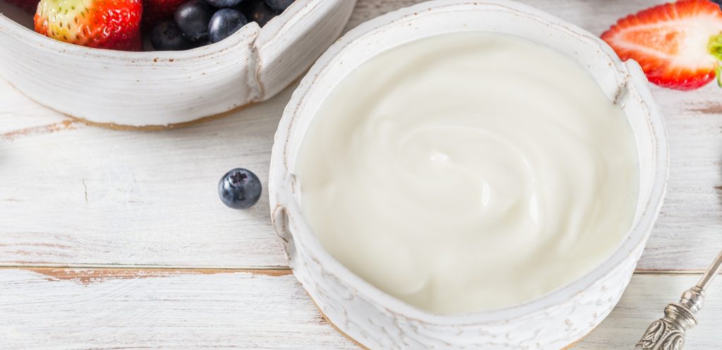 صحن من الزبادي