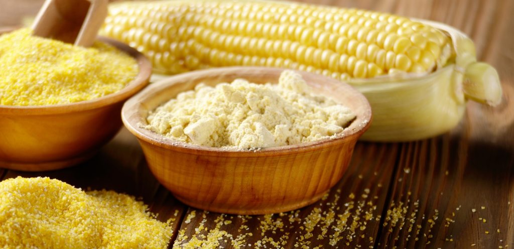 زبدية من طحين الذرة مع مع عرنوس ذرة