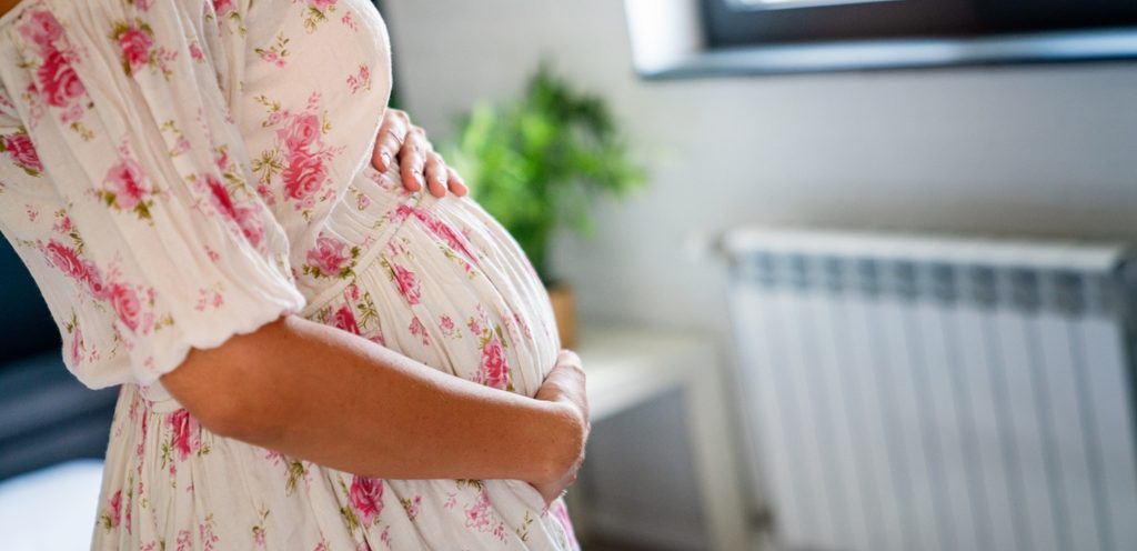 بطن امرأة حامل
