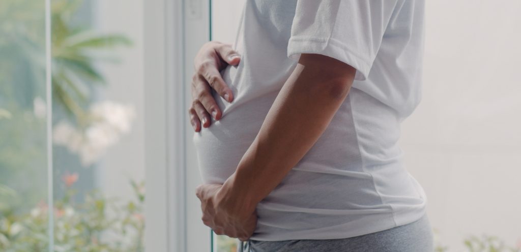 بطن امرأة حامل