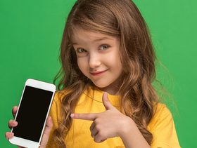 تطبيقات المواعدة بين أيدي الأطفال
