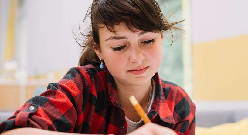 وسائل لمساعدة ابنك يتخطى قلق الامتحانات