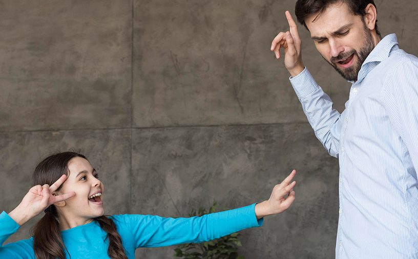كيف يمكن للآباء تحسين سلوك الأبناء «غير المهذبين»؟