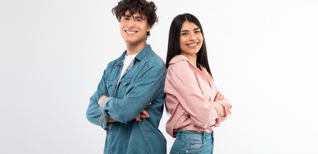 شريكان في مقتبل العمر