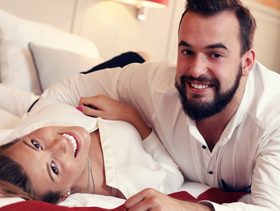 متى تستسلم المرأة للرجل جنسيا