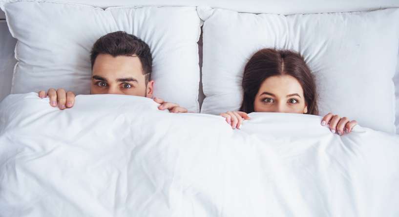 نزول سائل بني بعد العلاقة الزوجية في أيام التبويض