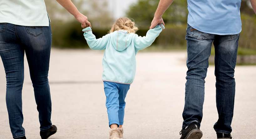 كيف يتعامل الوالدان مع كذب الأطفال؟