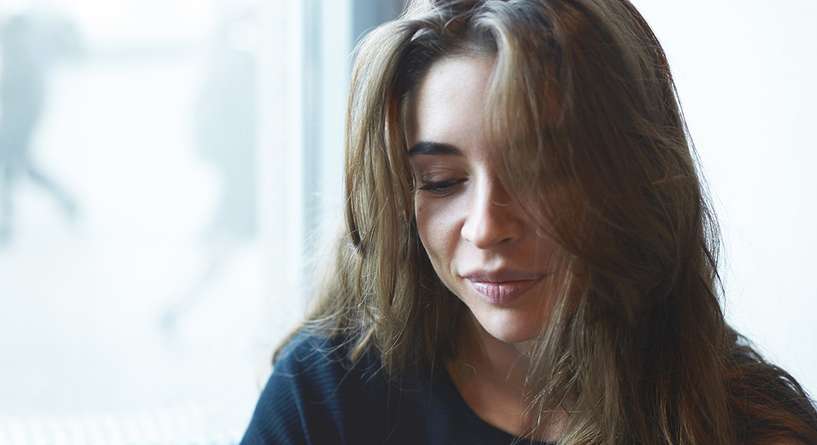 شمع الأذن والدموع وقشر الشعر متى تصبح علامات تستدعي تدخلًا طبيًا؟