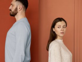 كيف أتعامل مع رجل برج الأسد عندما يتجاهلني