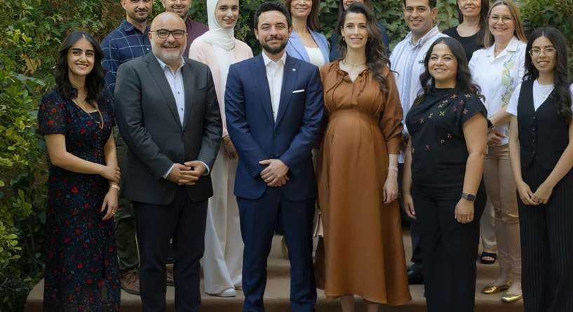 هذا هو الحذاء الذي ارتدته الأميرة رجوة في آخر أشهر حملها حتى تكون مرتاحة