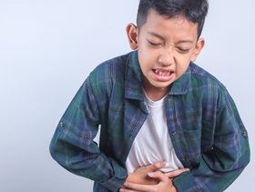ألم البطن عند الأطفال عمر 7 سنوات