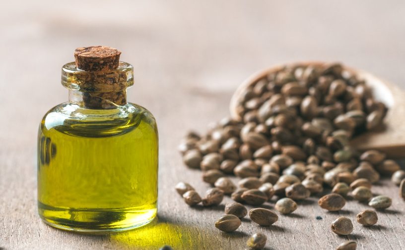 وضع زيت الخروع على السرة