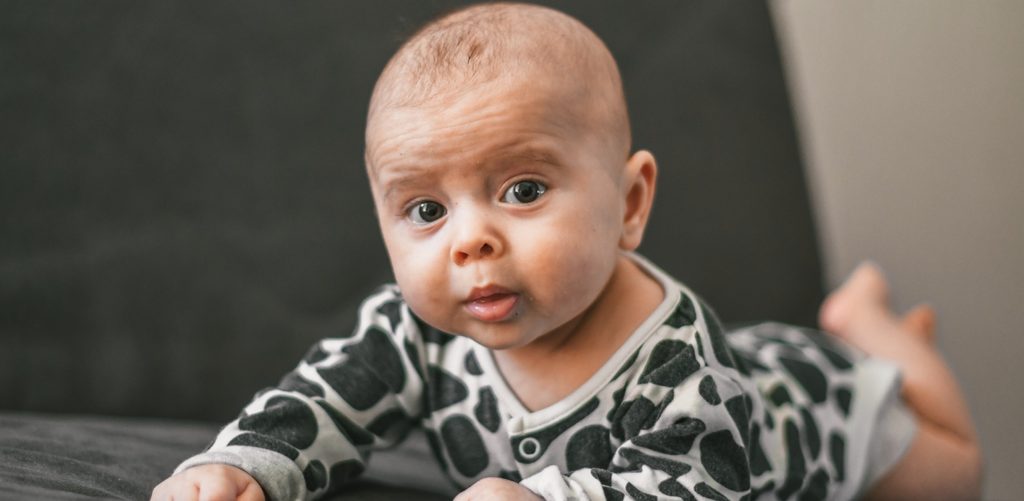 طفل رضيع