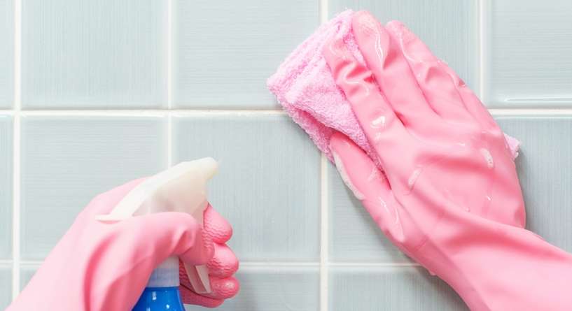 تنظيف سيراميك الحمام من الاصفرار