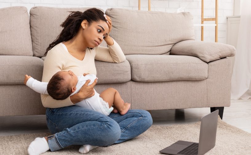 هل شعرت يوما أنك شخص مختلف بعد إنجاب طفلك