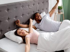 من يتعب أكثر الرجل أم المرأة في العلاقة الزوجية