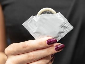 كيفية استخدام الواقي الانثوي لمنع الحمل مميزاته وعيوبه