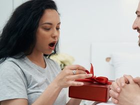 هدية للزوجة بعد الولادة