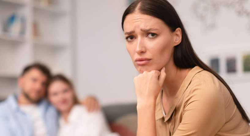 كيف أبعد امرأة عن زوجي