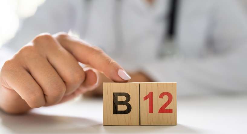 فيتامين ب١٢
